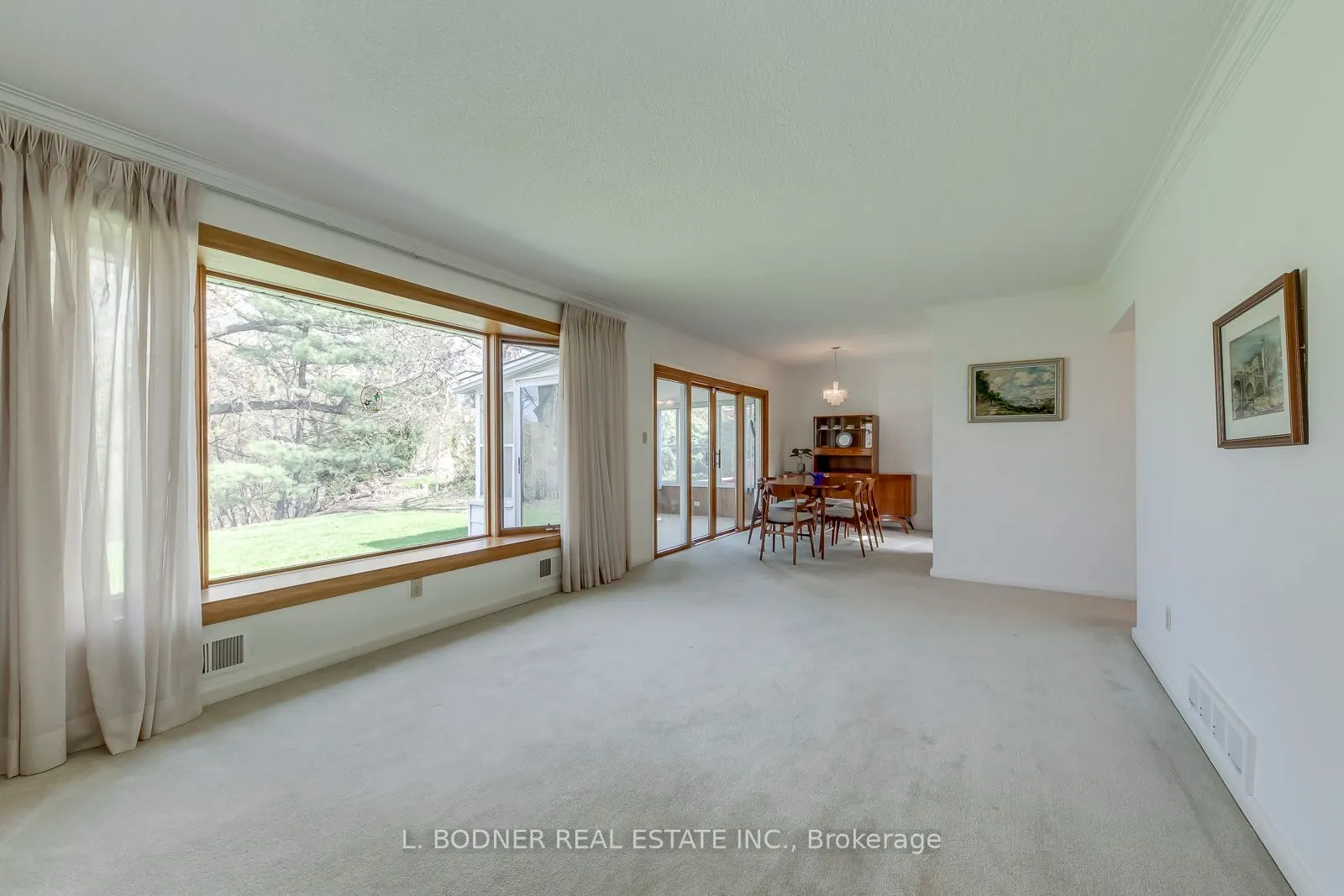 84 Ravenscrest Drive