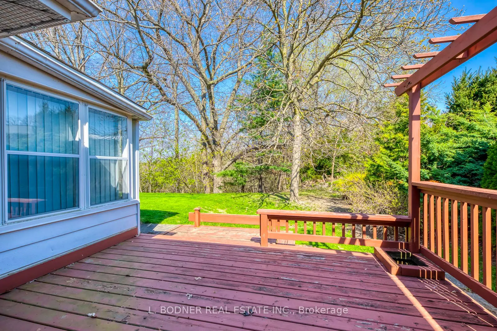 84 Ravenscrest Drive