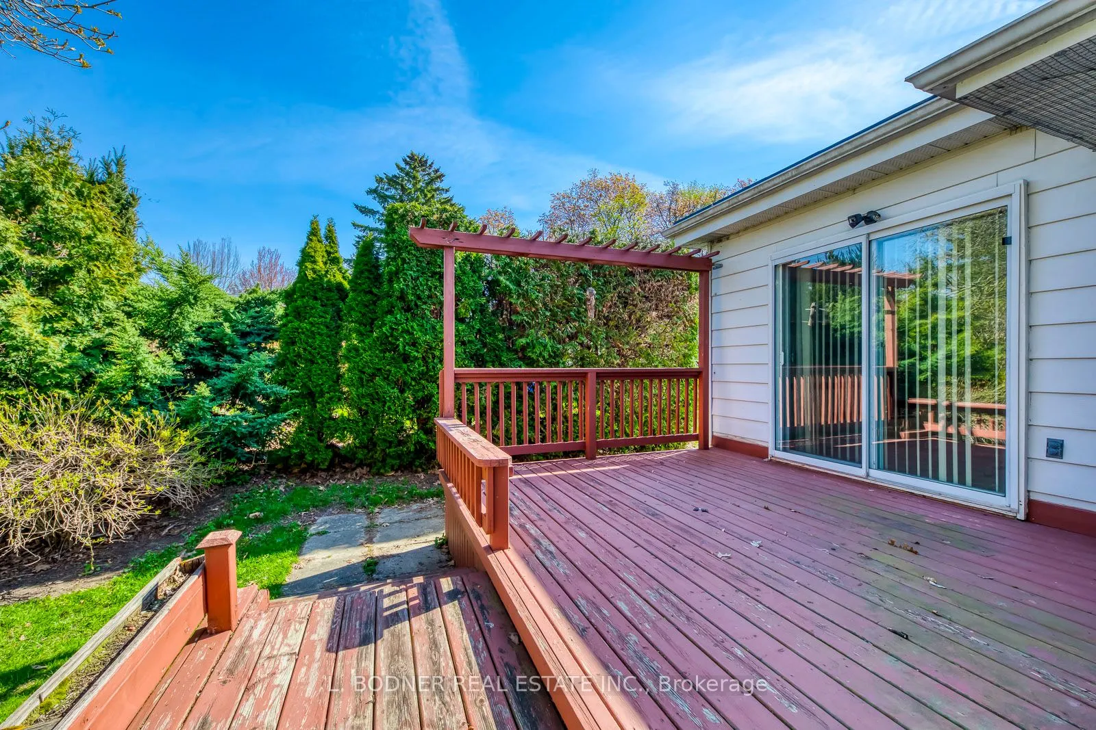 84 Ravenscrest Drive