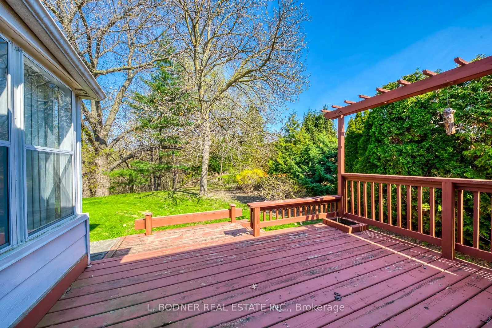 84 Ravenscrest Drive