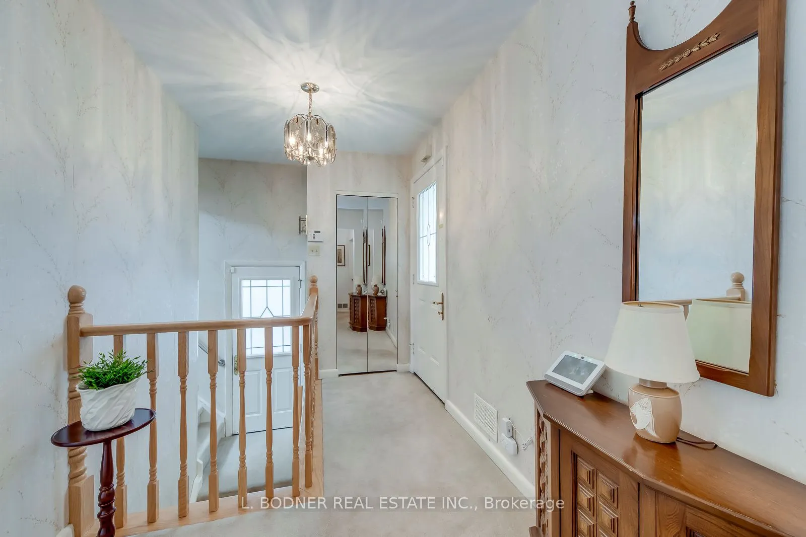 84 Ravenscrest Drive