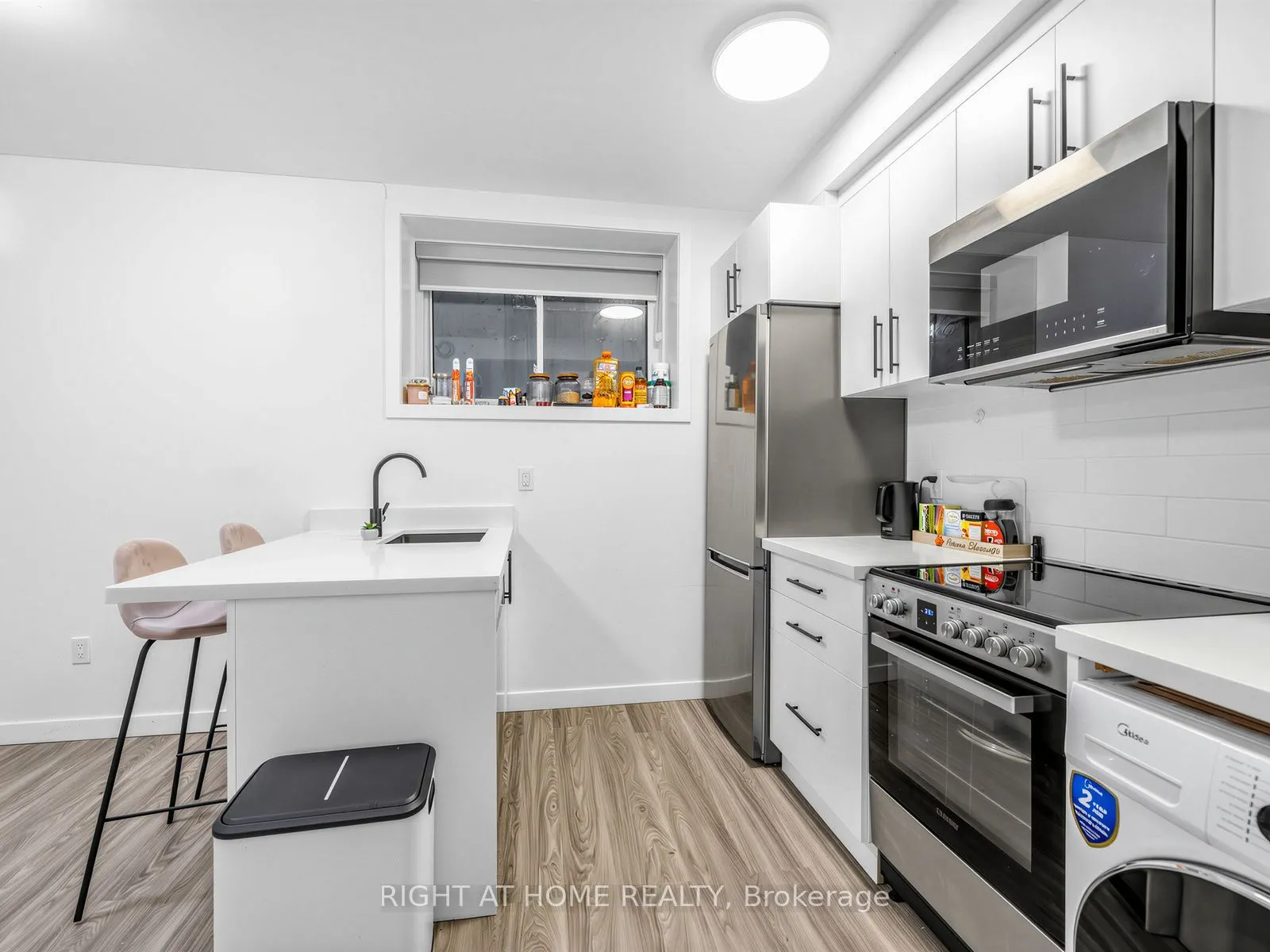 148 Glenlake Avenue #1