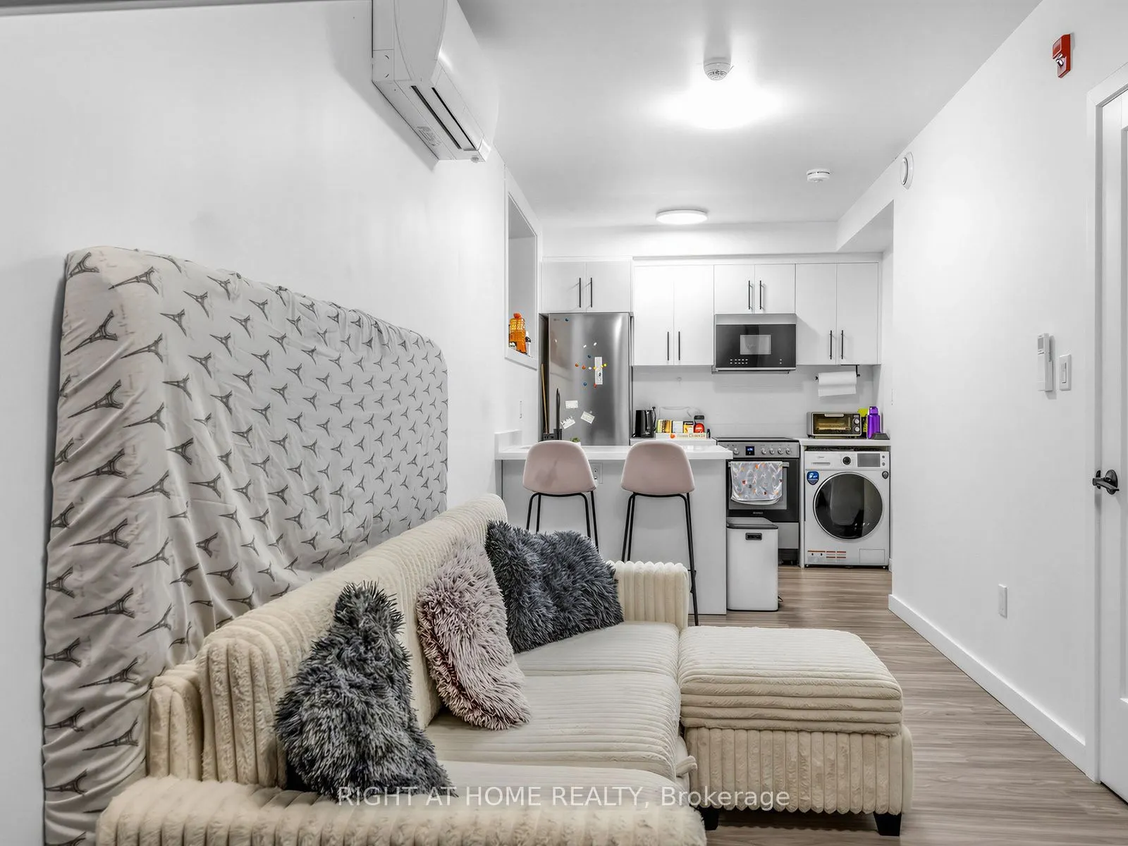 148 Glenlake Avenue #1