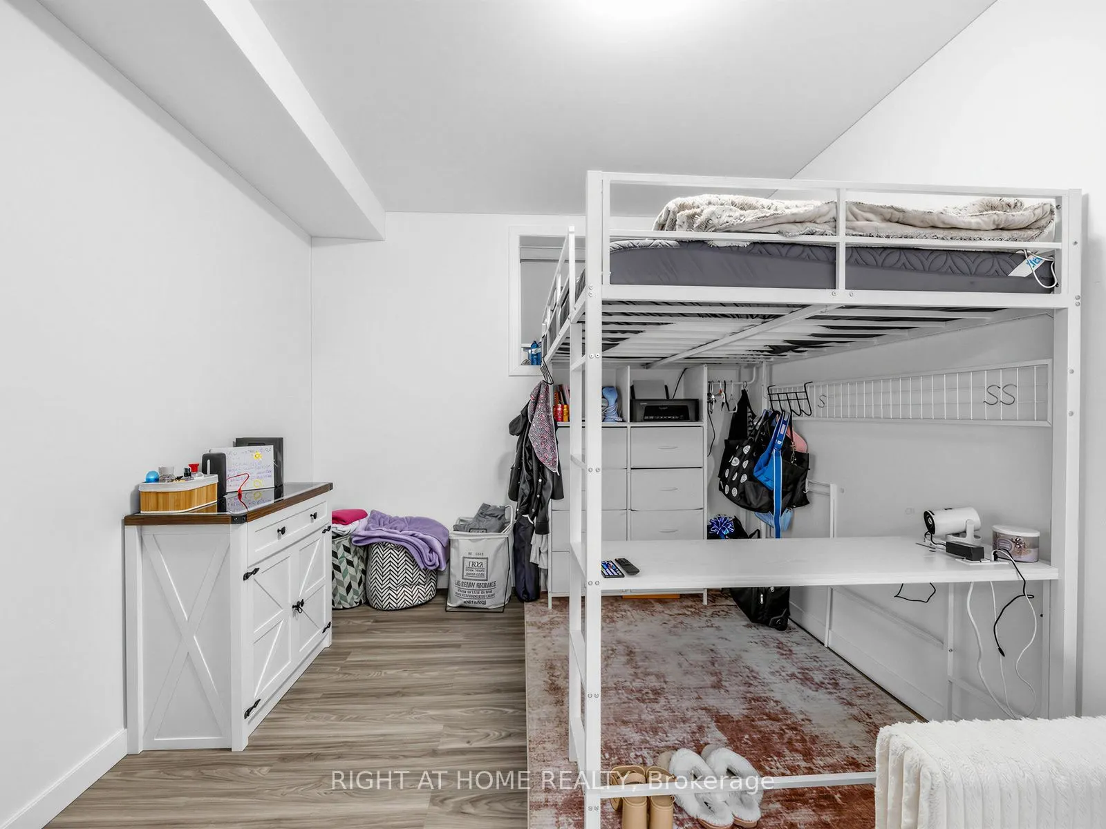 148 Glenlake Avenue #1
