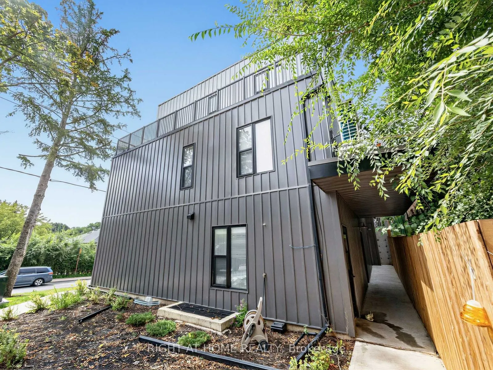 148 Glenlake Avenue #1