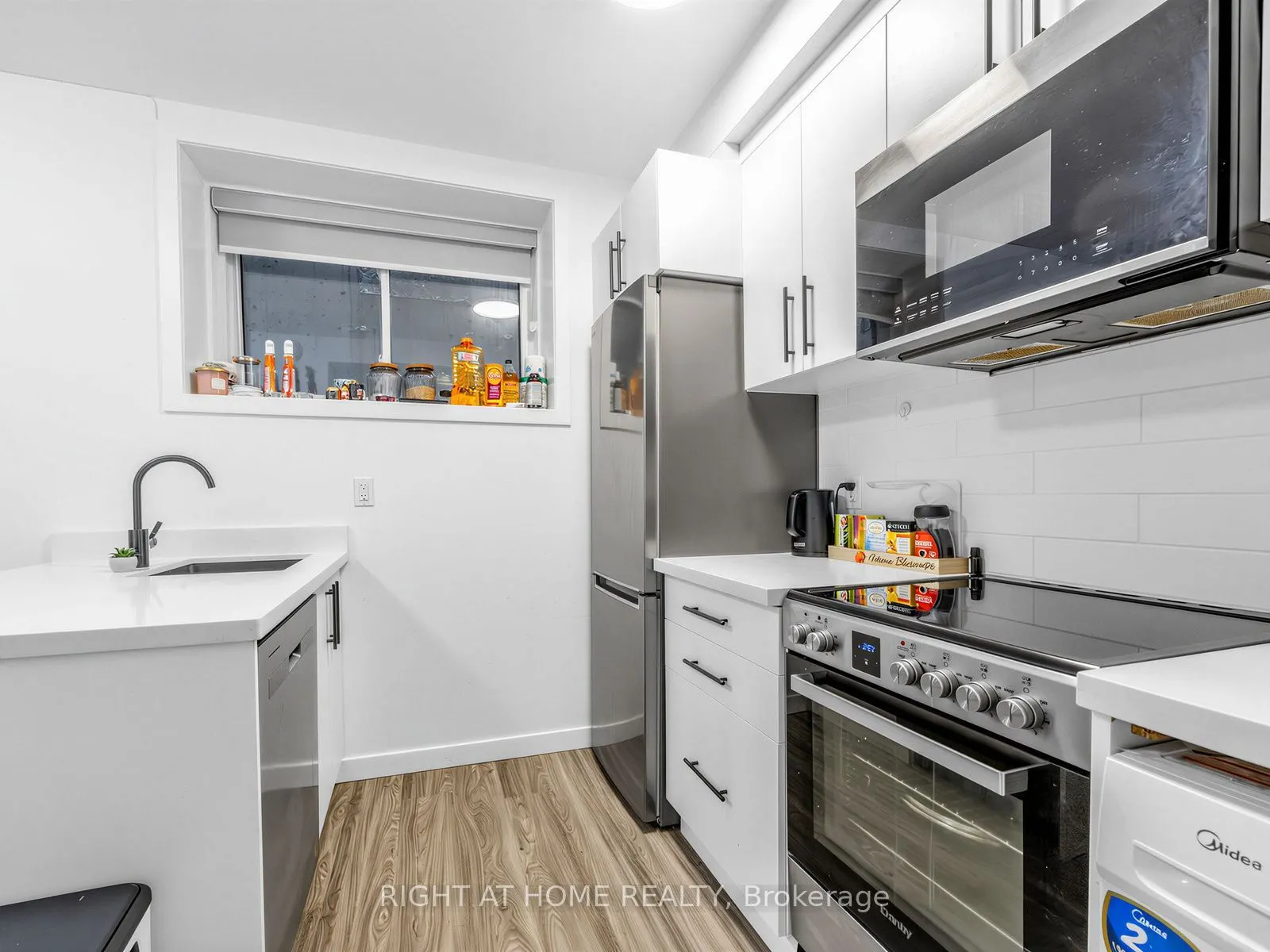 148 Glenlake Avenue #1
