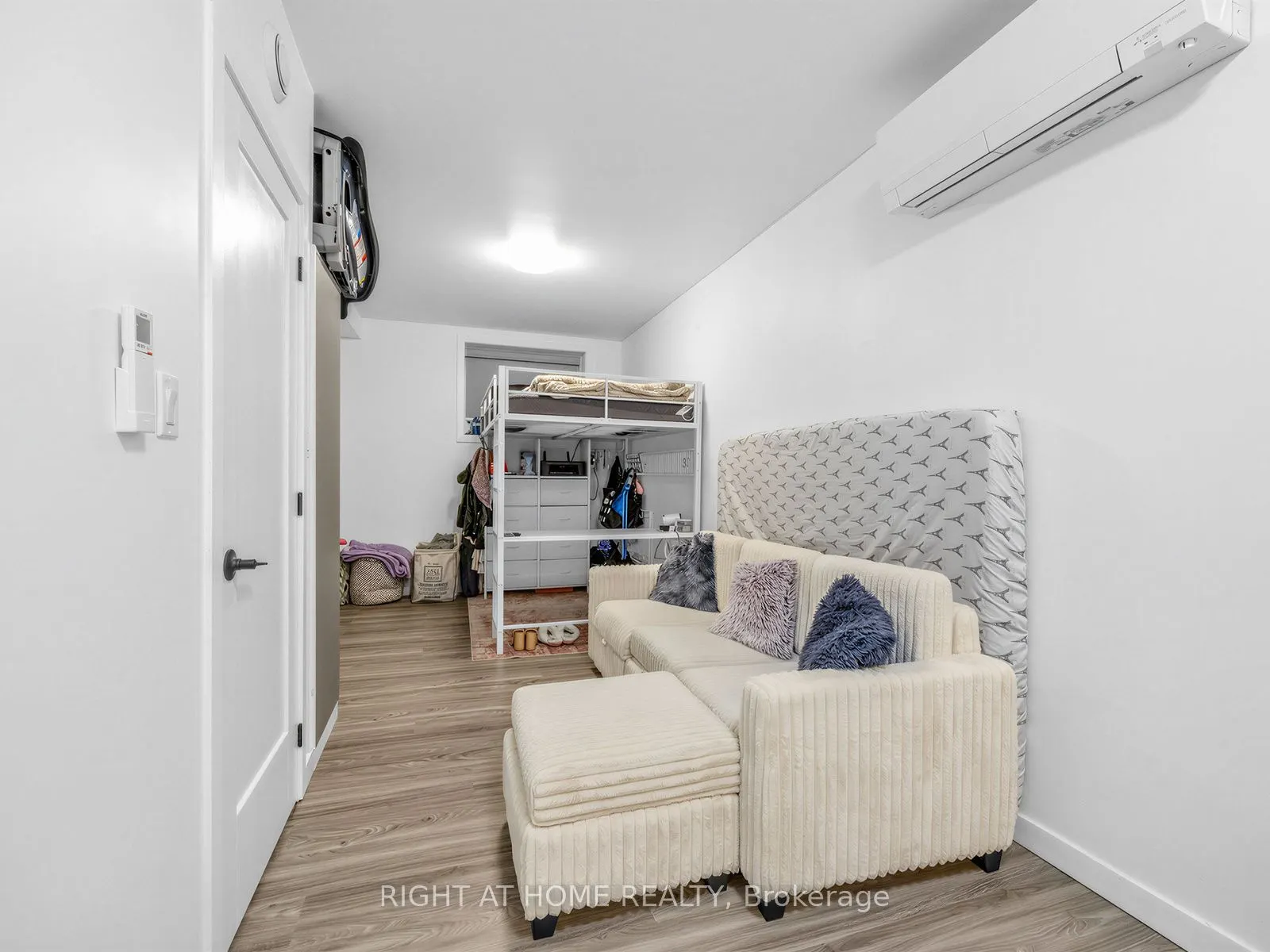 148 Glenlake Avenue #1