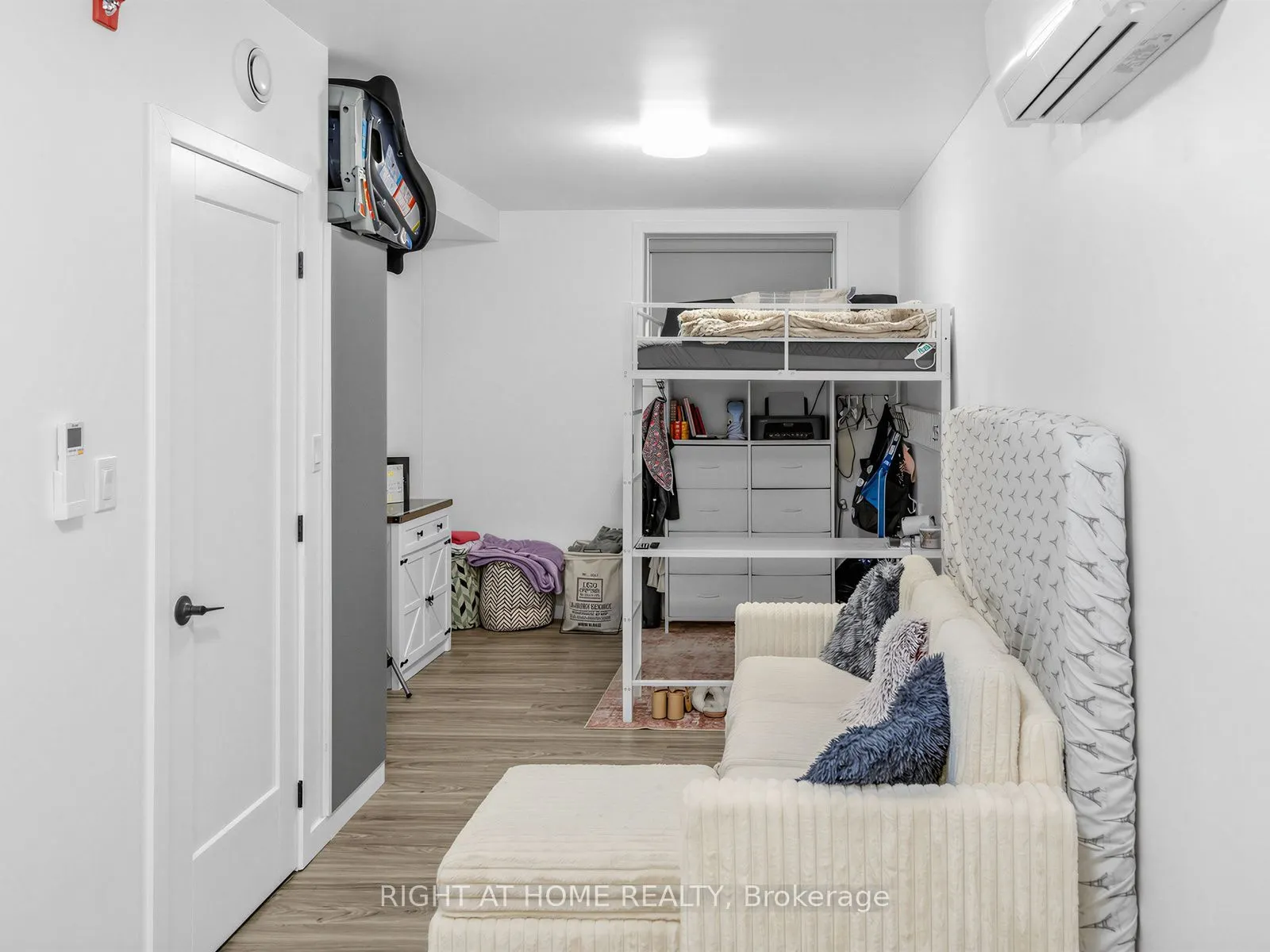 148 Glenlake Avenue #1