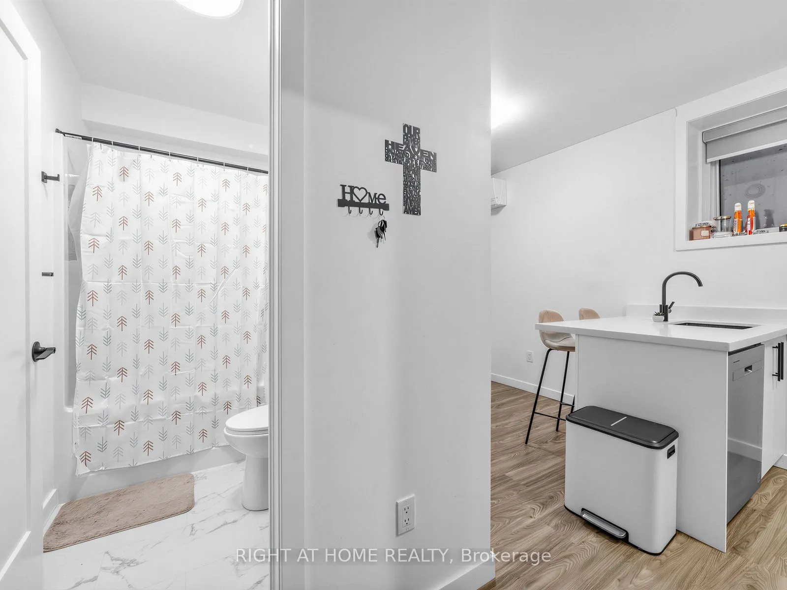 148 Glenlake Avenue #1