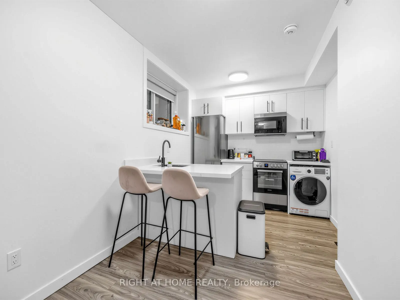 148 Glenlake Avenue #1