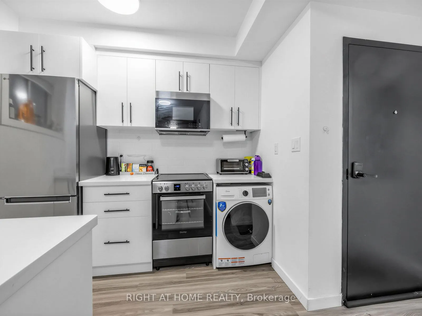 148 Glenlake Avenue #1