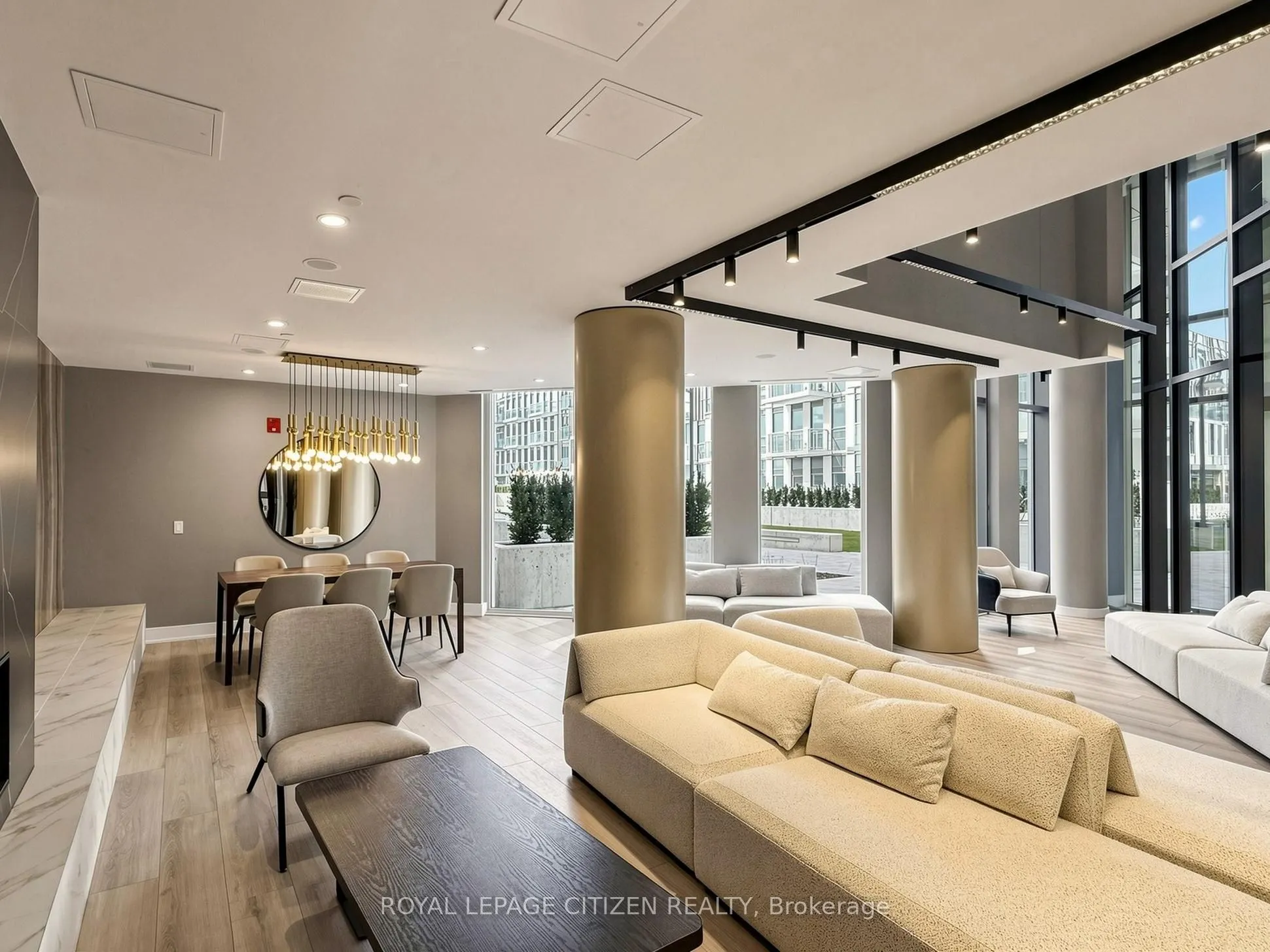 1005 Dundas Street E #814