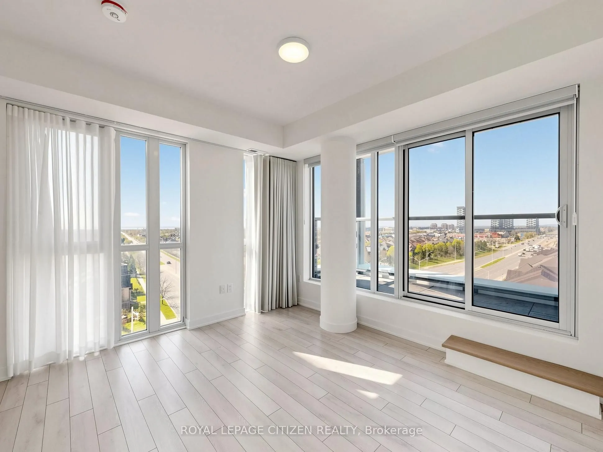 1005 Dundas Street E #814