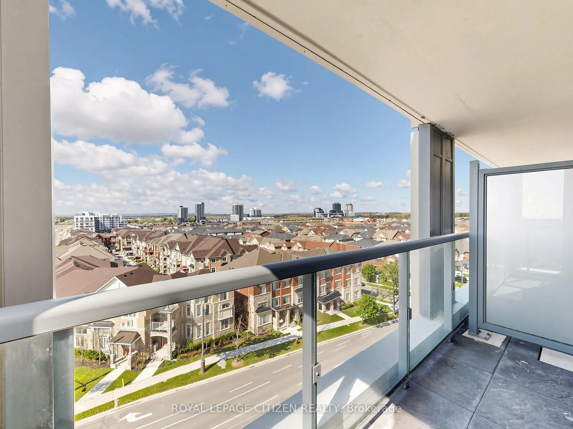 1005 Dundas Street E #814