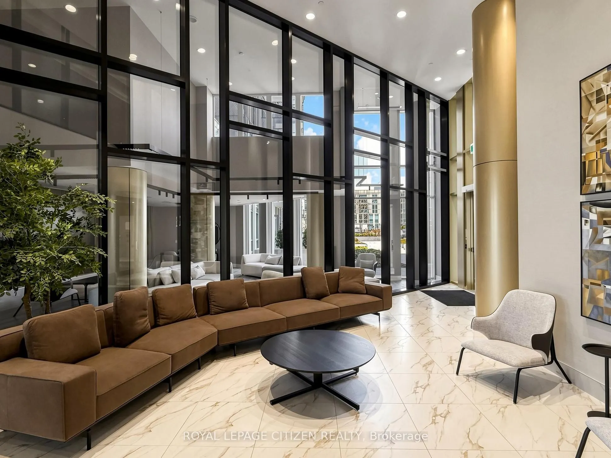 1005 Dundas Street E #814