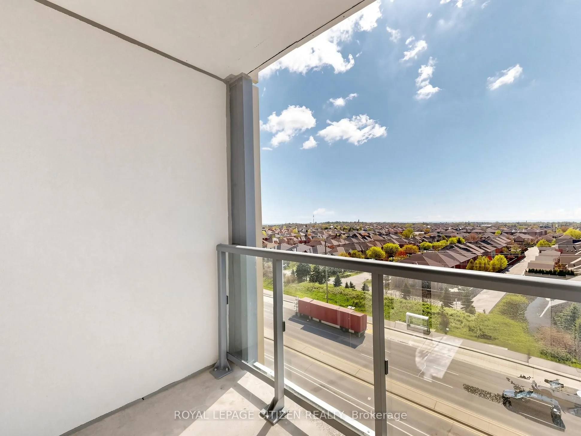 1005 Dundas Street E #814