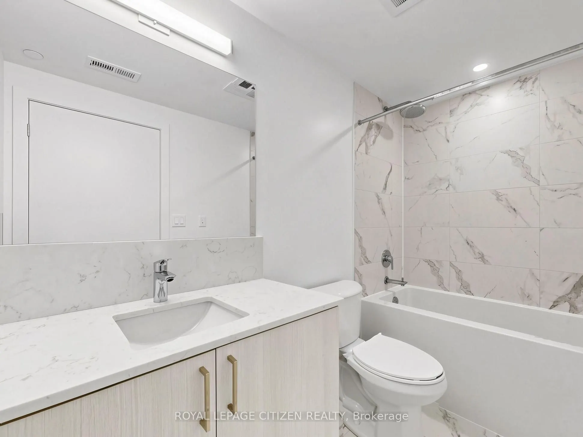 1005 Dundas Street E #814