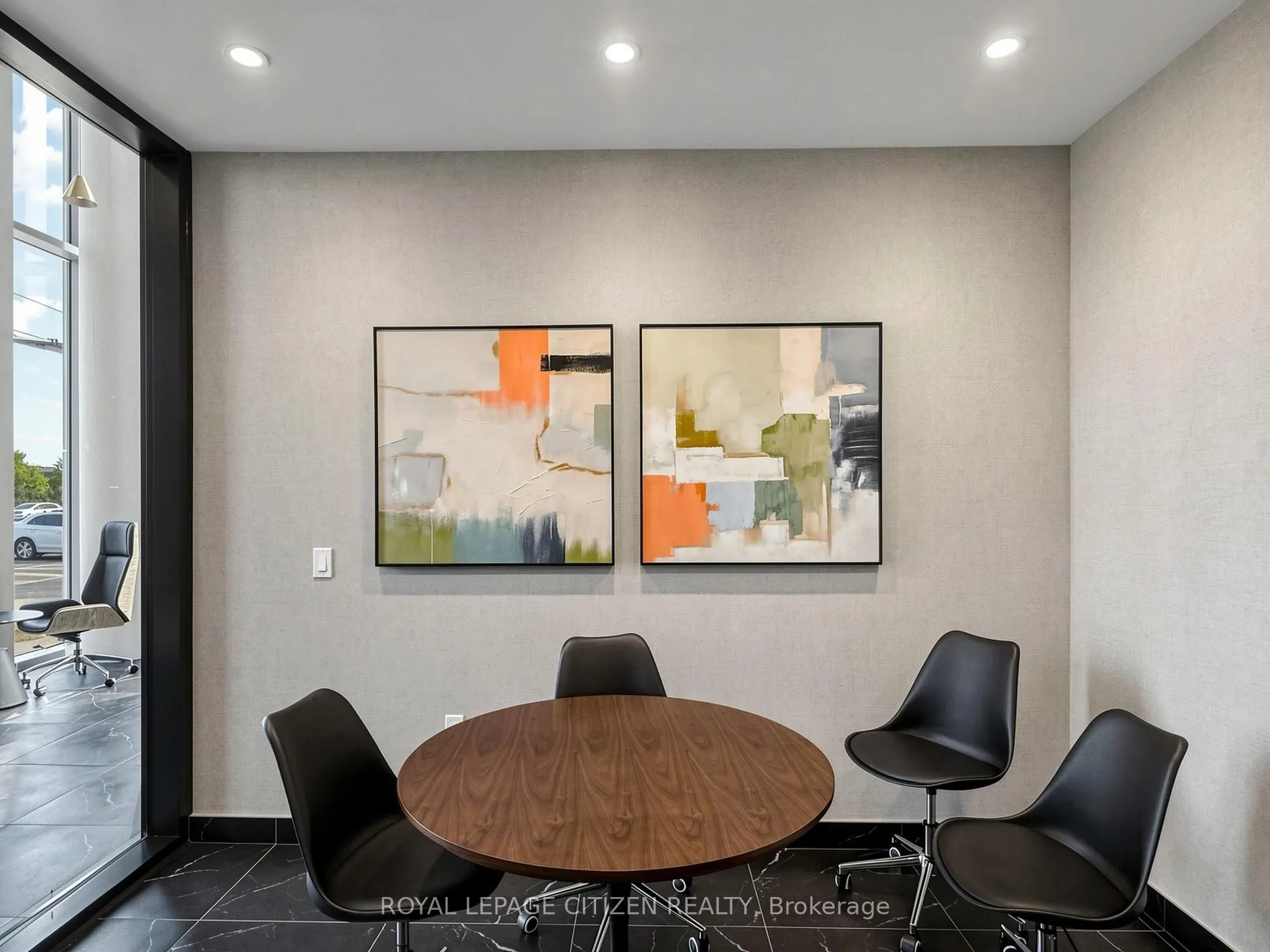 1005 Dundas Street E #814