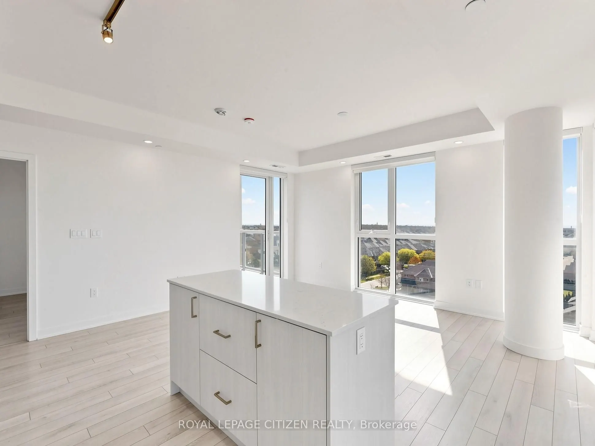 1005 Dundas Street E #814