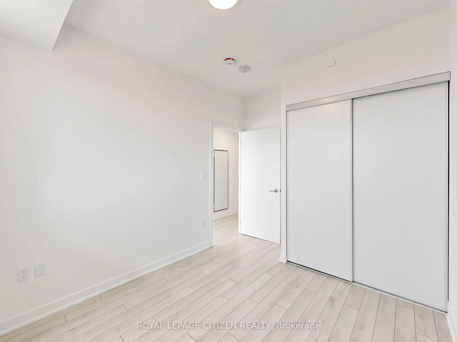 1005 Dundas Street E #814