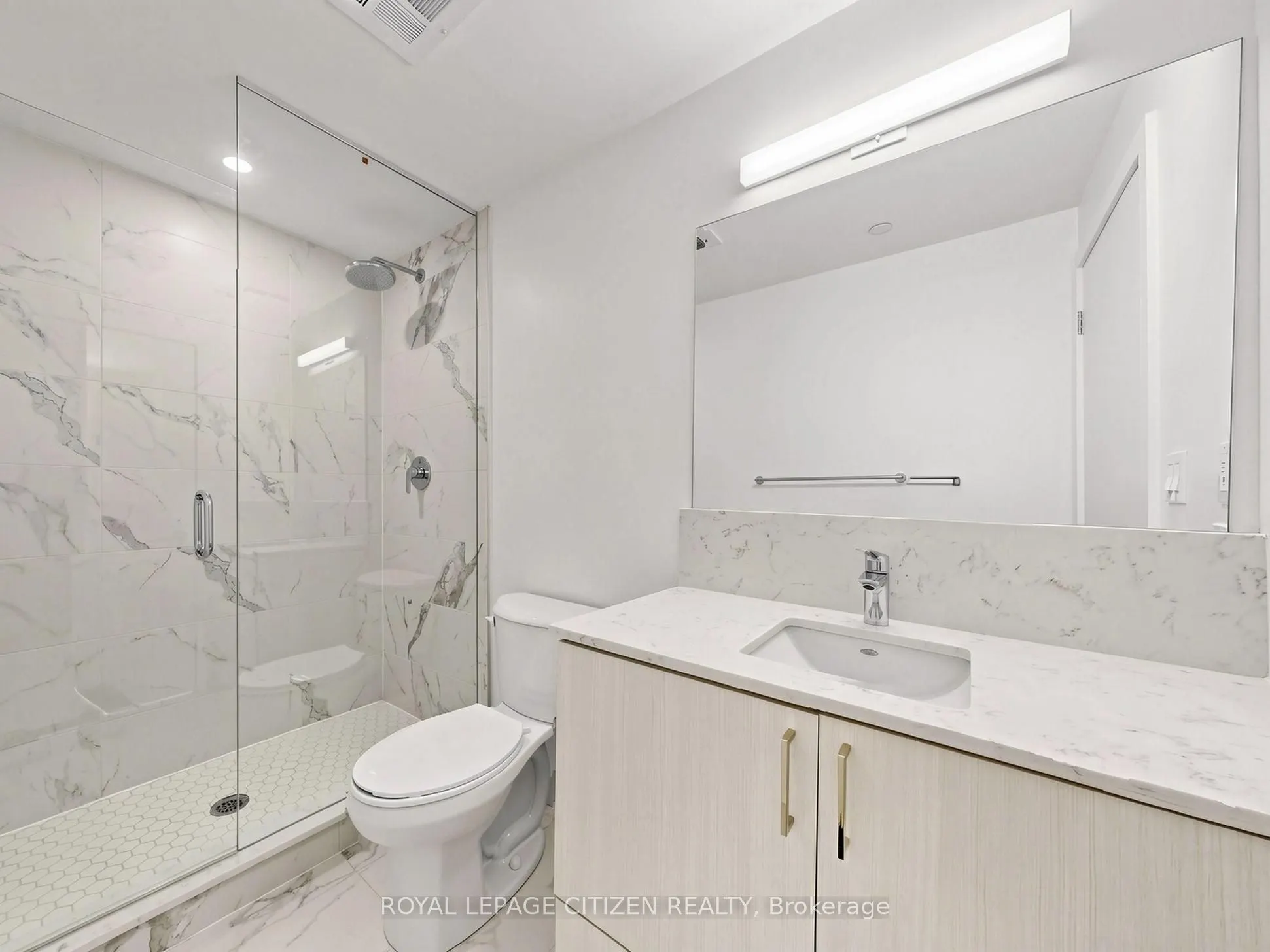 1005 Dundas Street E #814