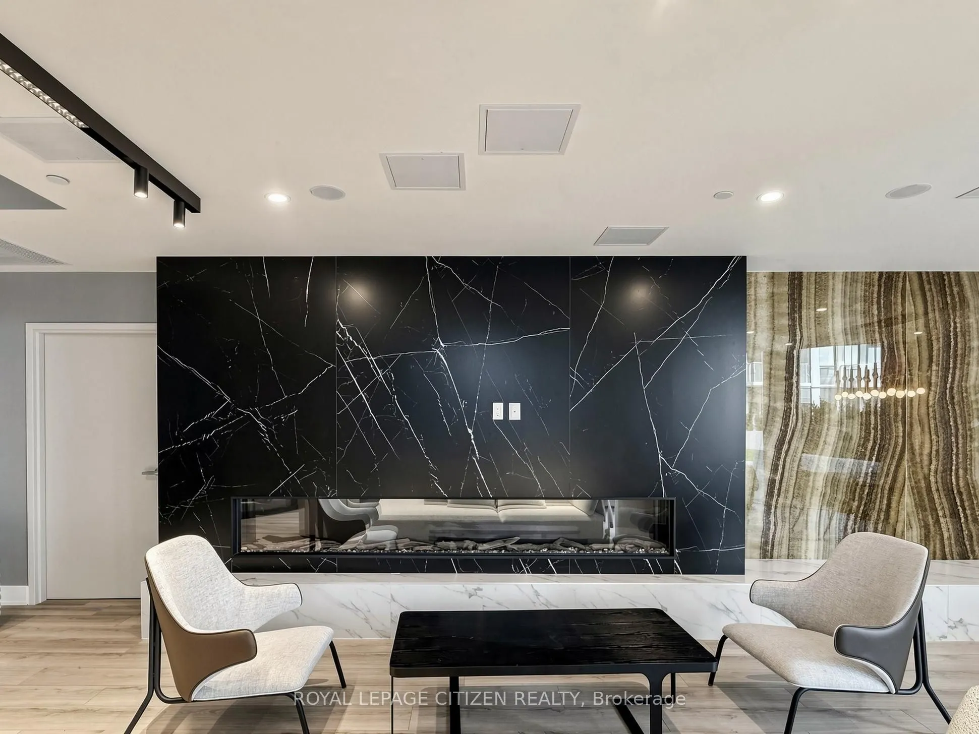 1005 Dundas Street E #814