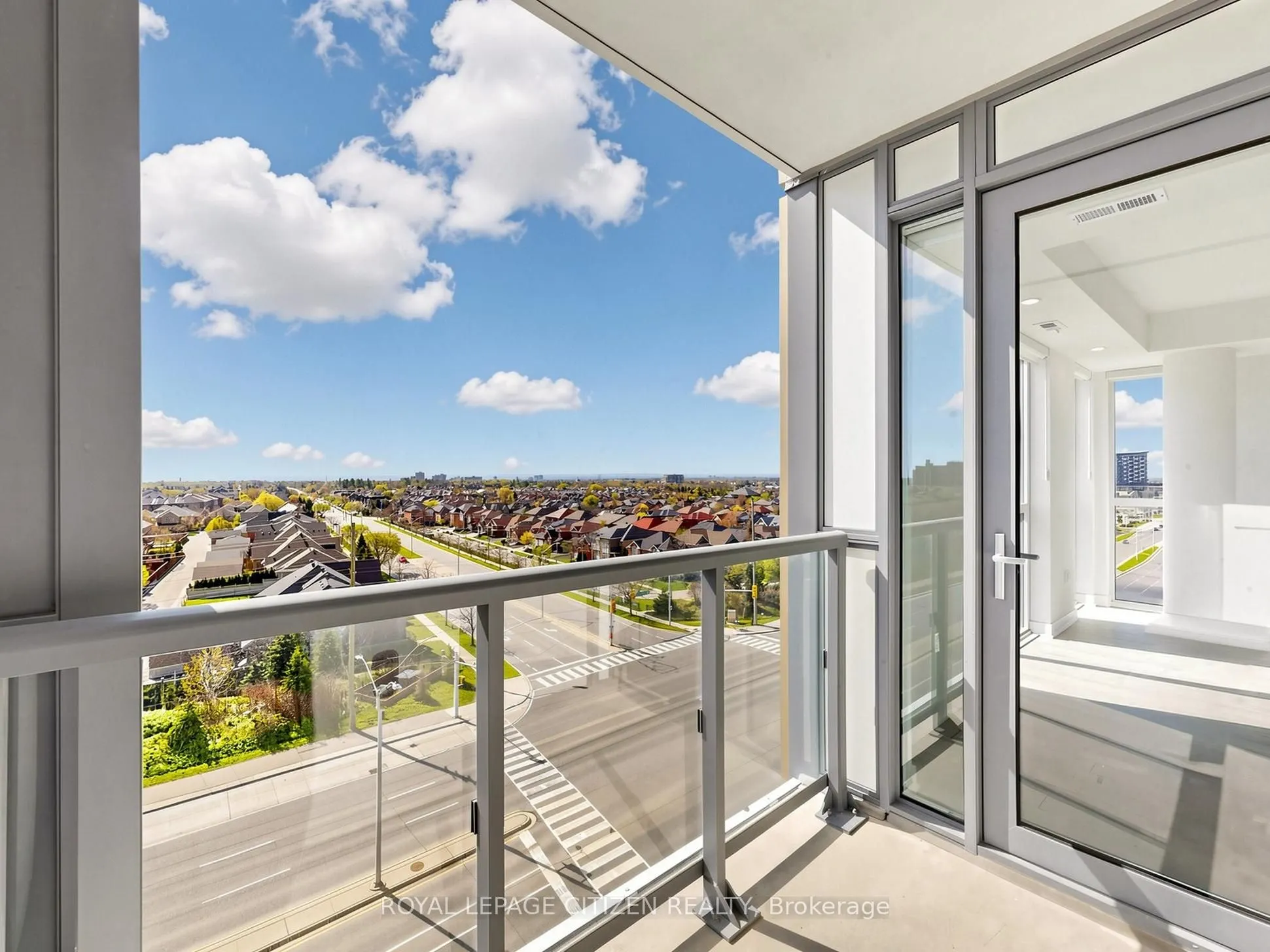 1005 Dundas Street E #814