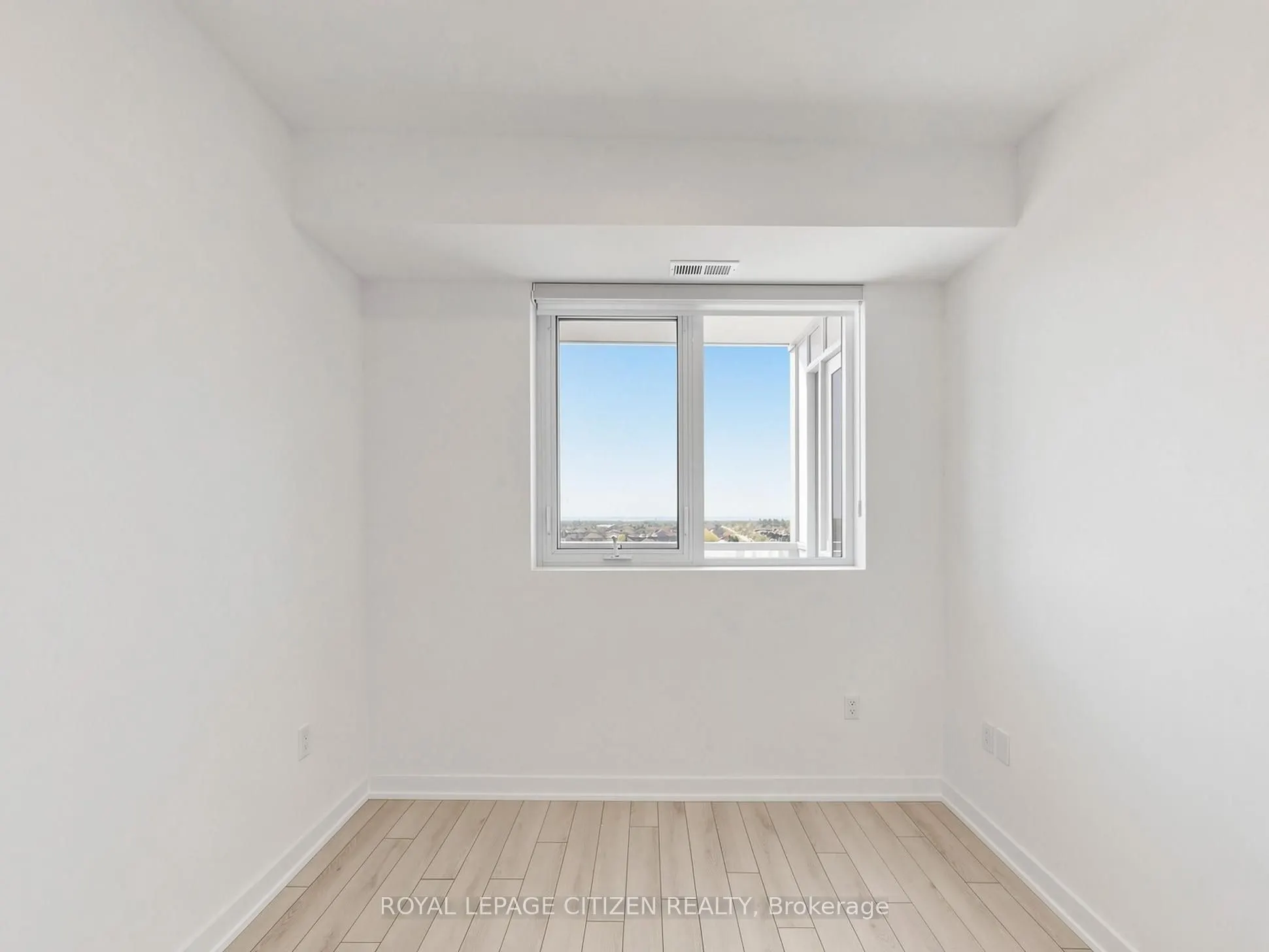 1005 Dundas Street E #814