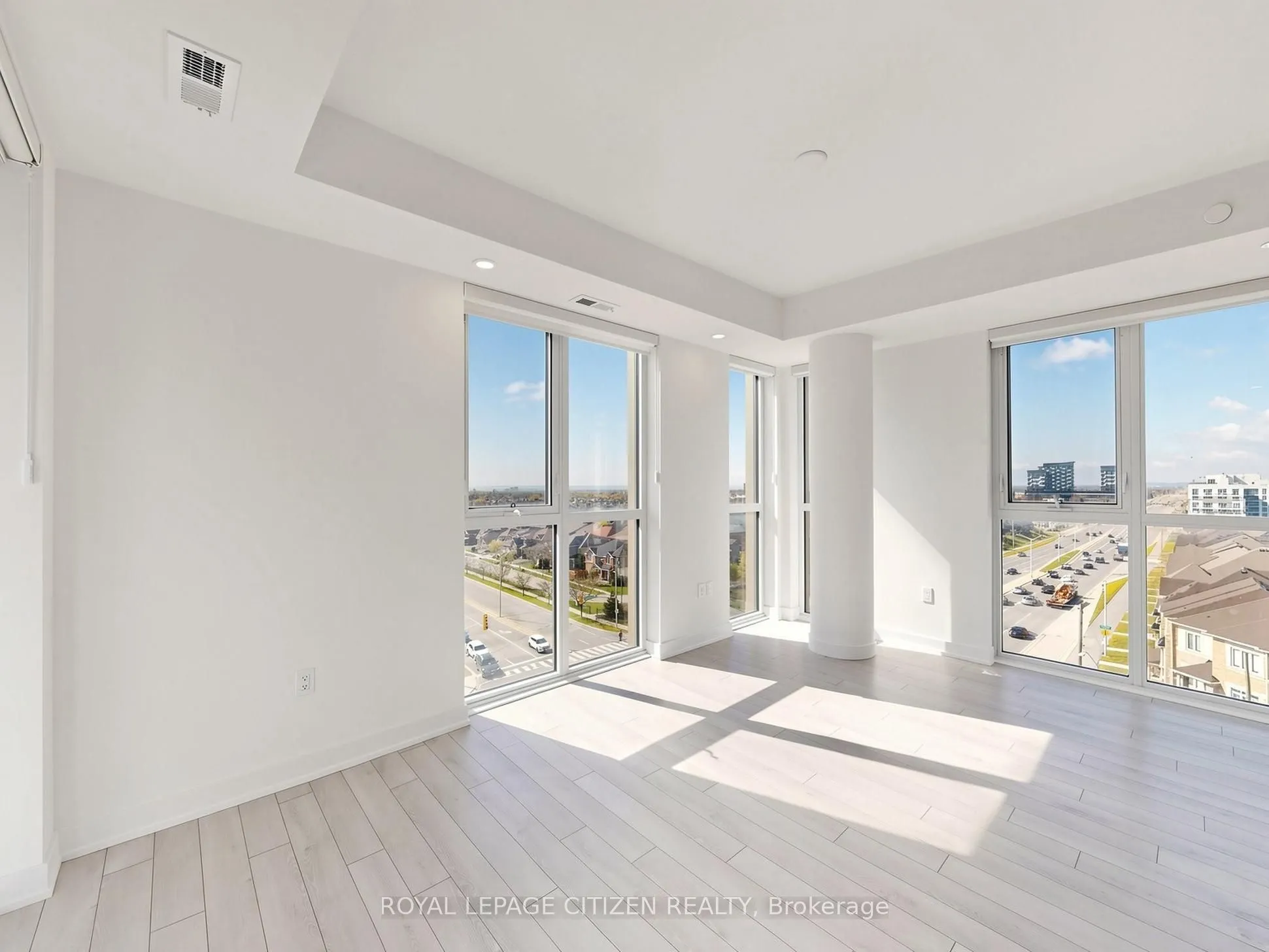 1005 Dundas Street E #814