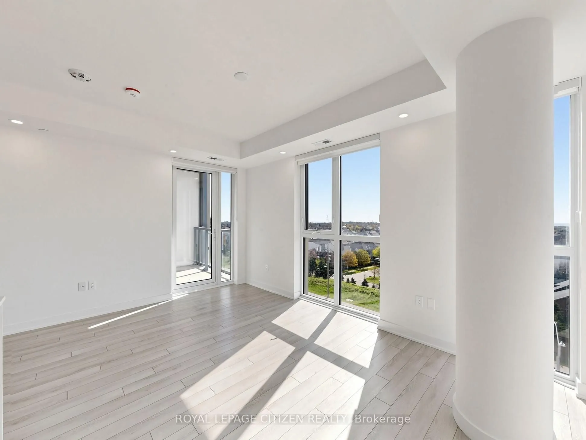 1005 Dundas Street E #814