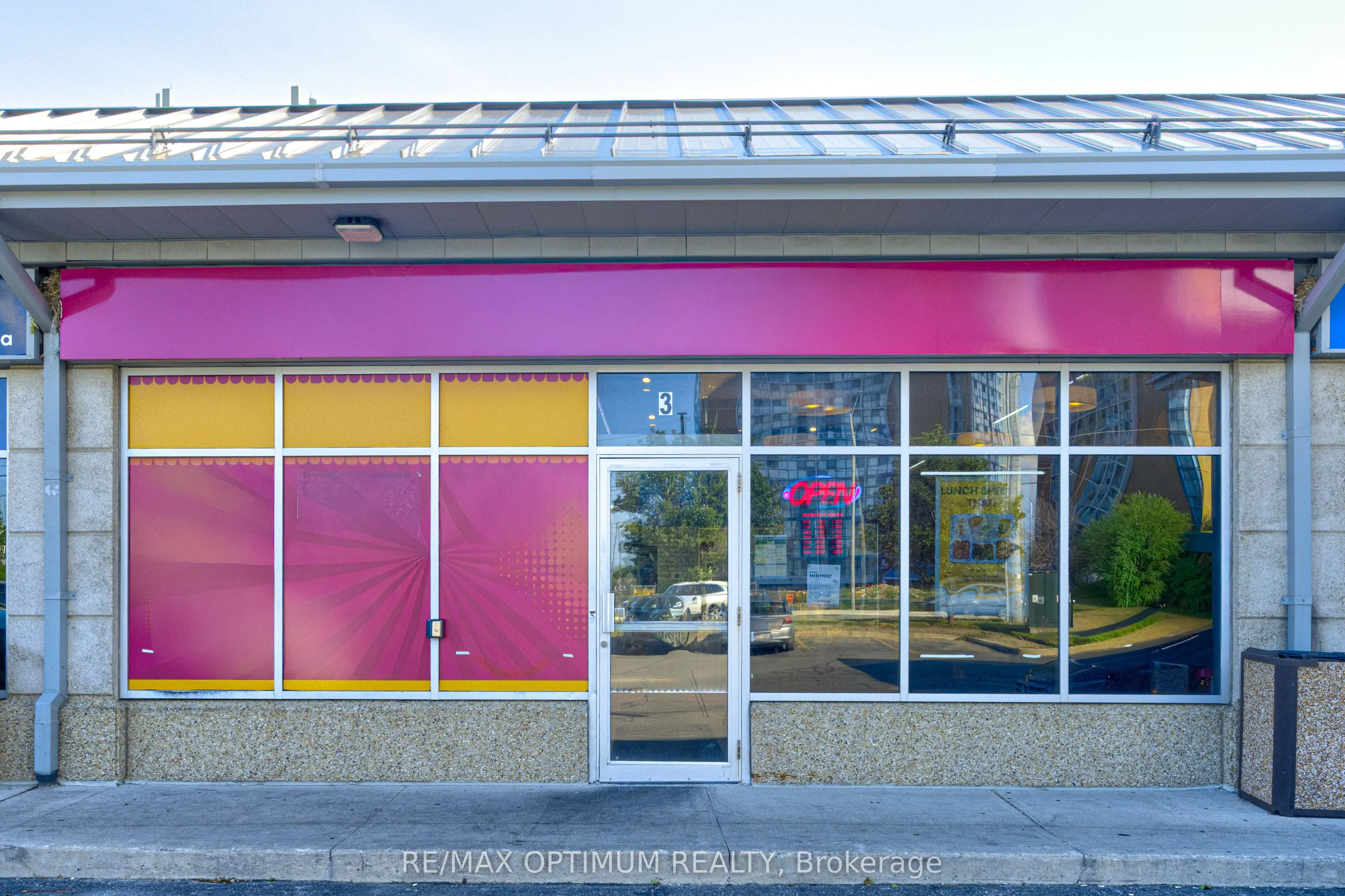 1 Glenn Hawthorne Boulevard #3