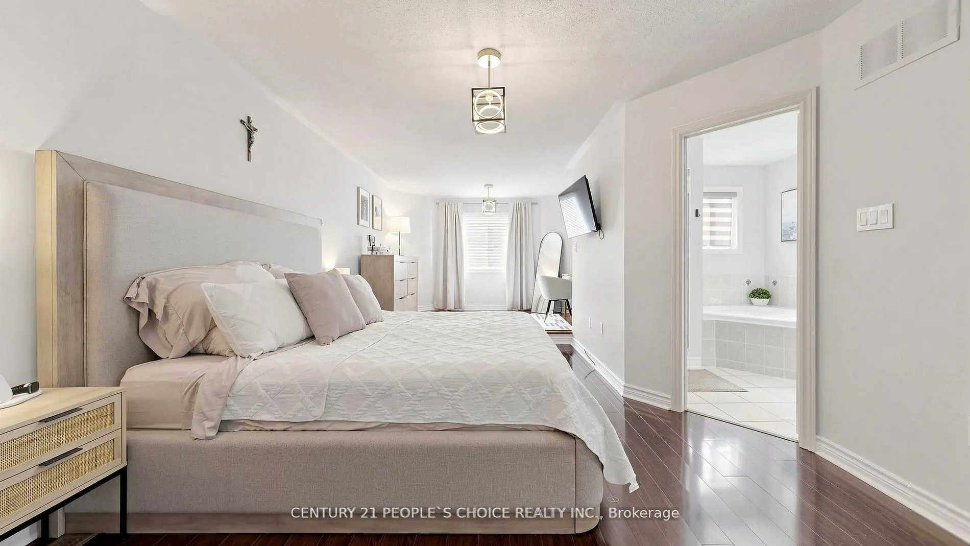 3 Manorwood Court