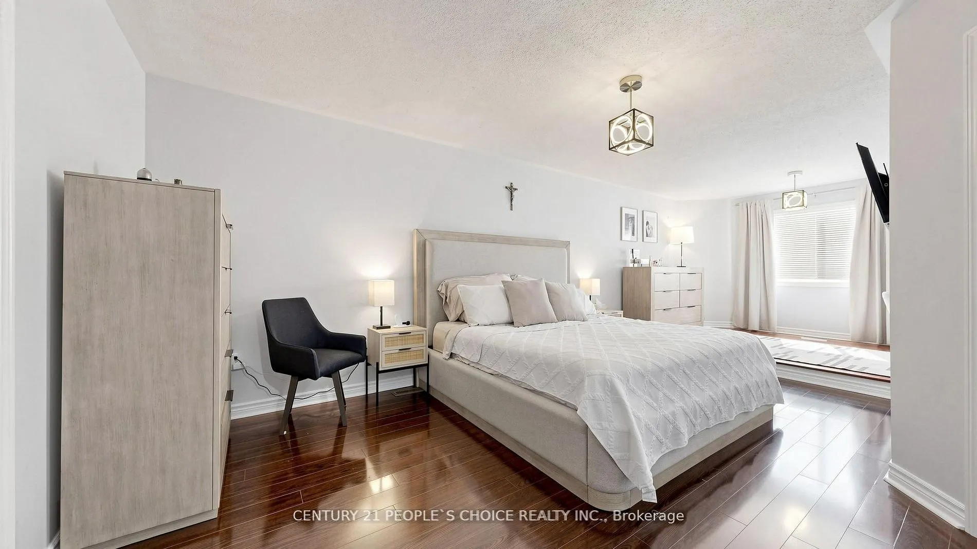 3 Manorwood Court