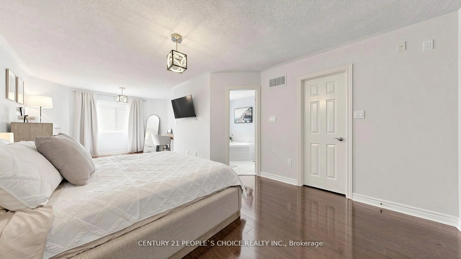 3 Manorwood Court