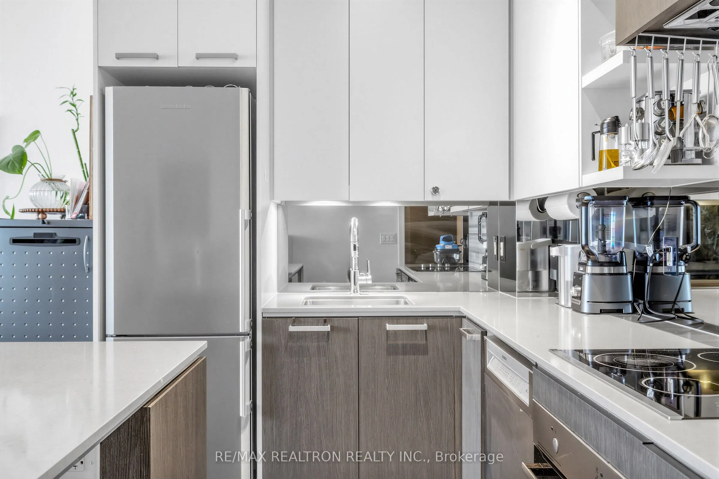 1830 Bloor Street W #LPH8