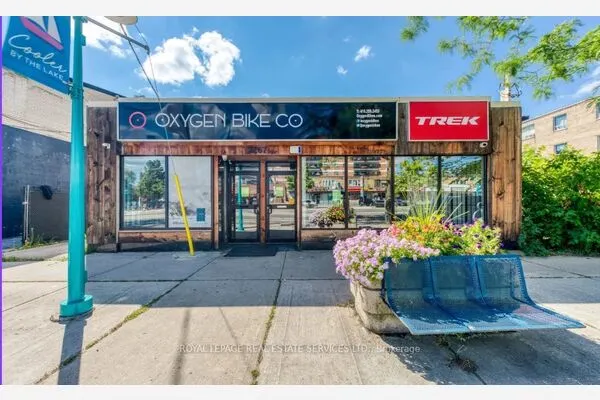 3267 Lake Shore Boulevard W