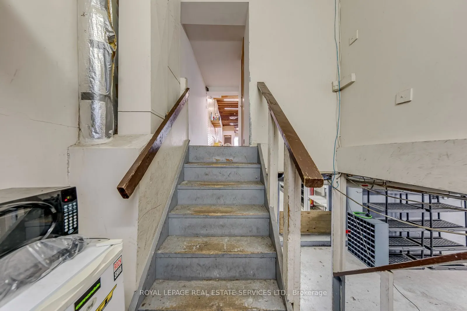3267 Lake Shore Boulevard W