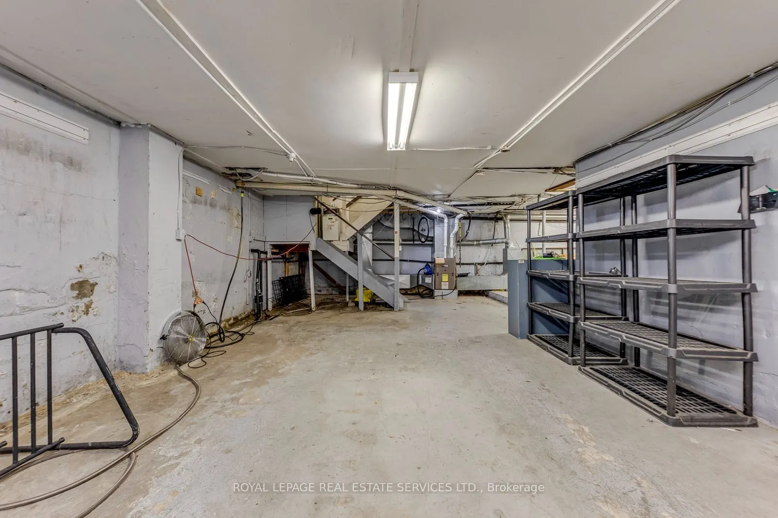 3267 Lake Shore Boulevard W
