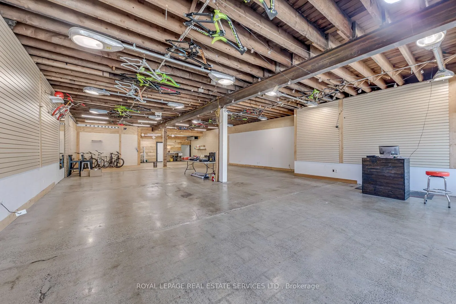 3267 Lake Shore Boulevard W