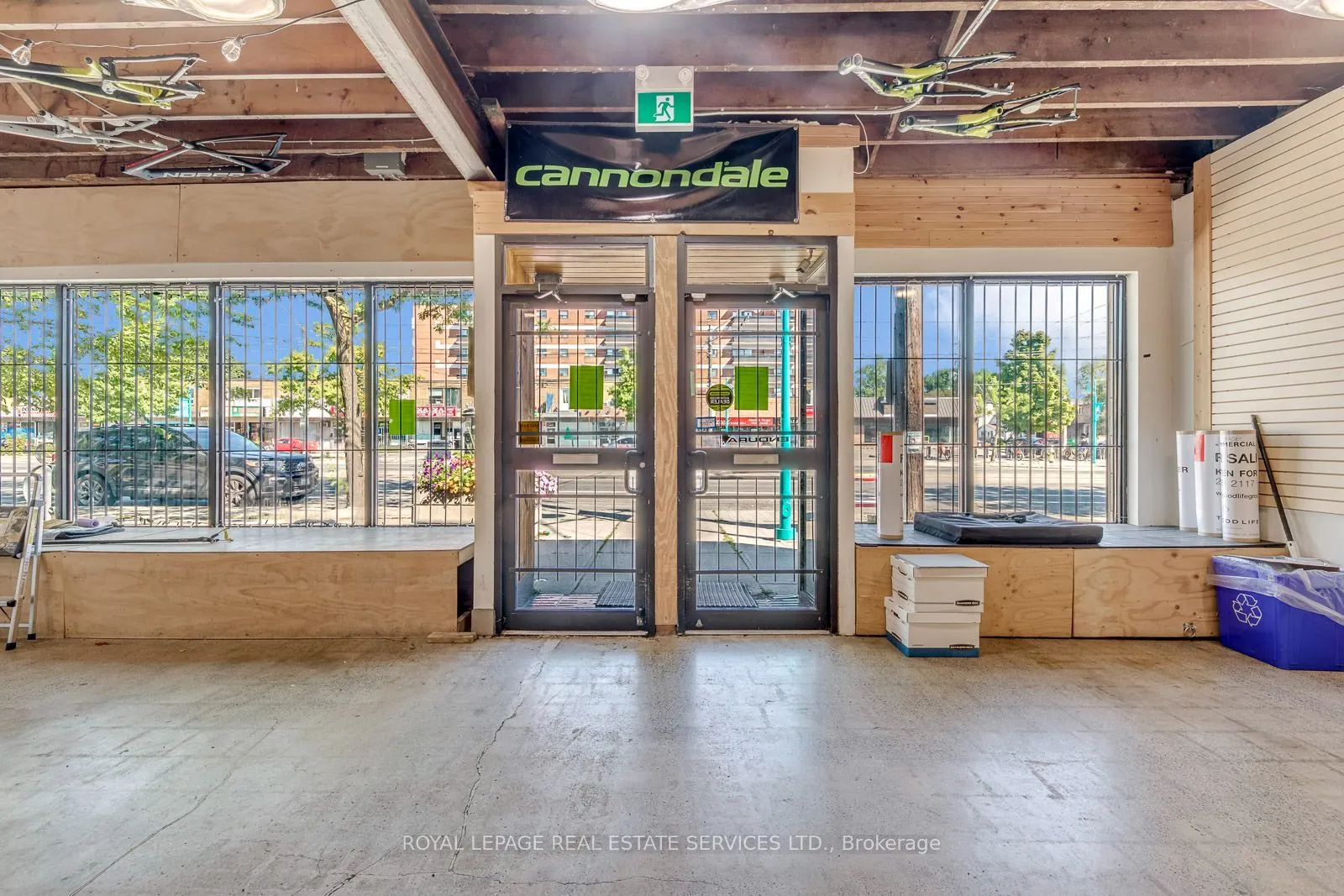 3267 Lake Shore Boulevard W
