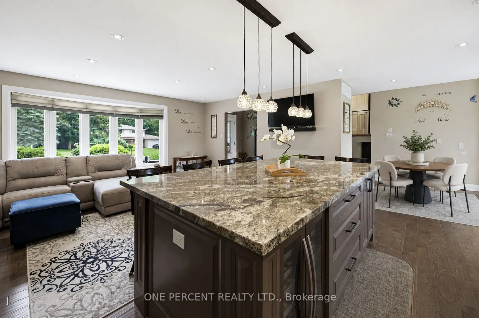 25 Hilltop Drive