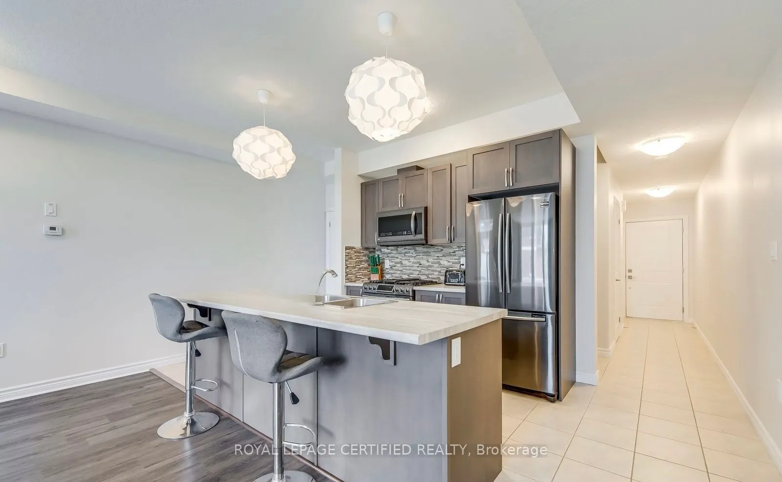 445 Ontario Street S #76