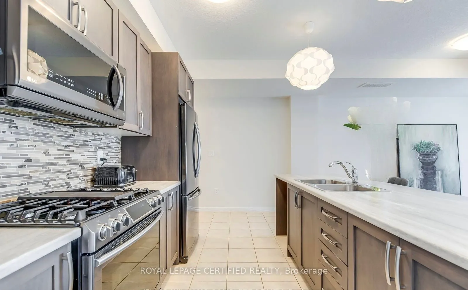 445 Ontario Street S #76