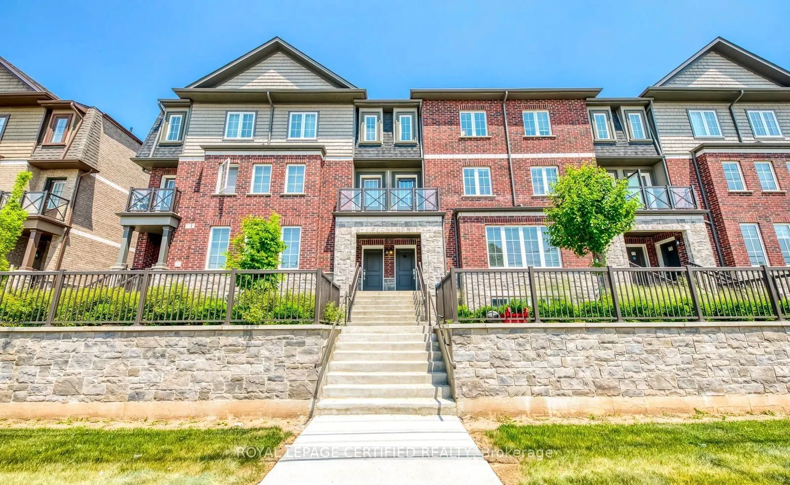 445 Ontario Street S #76