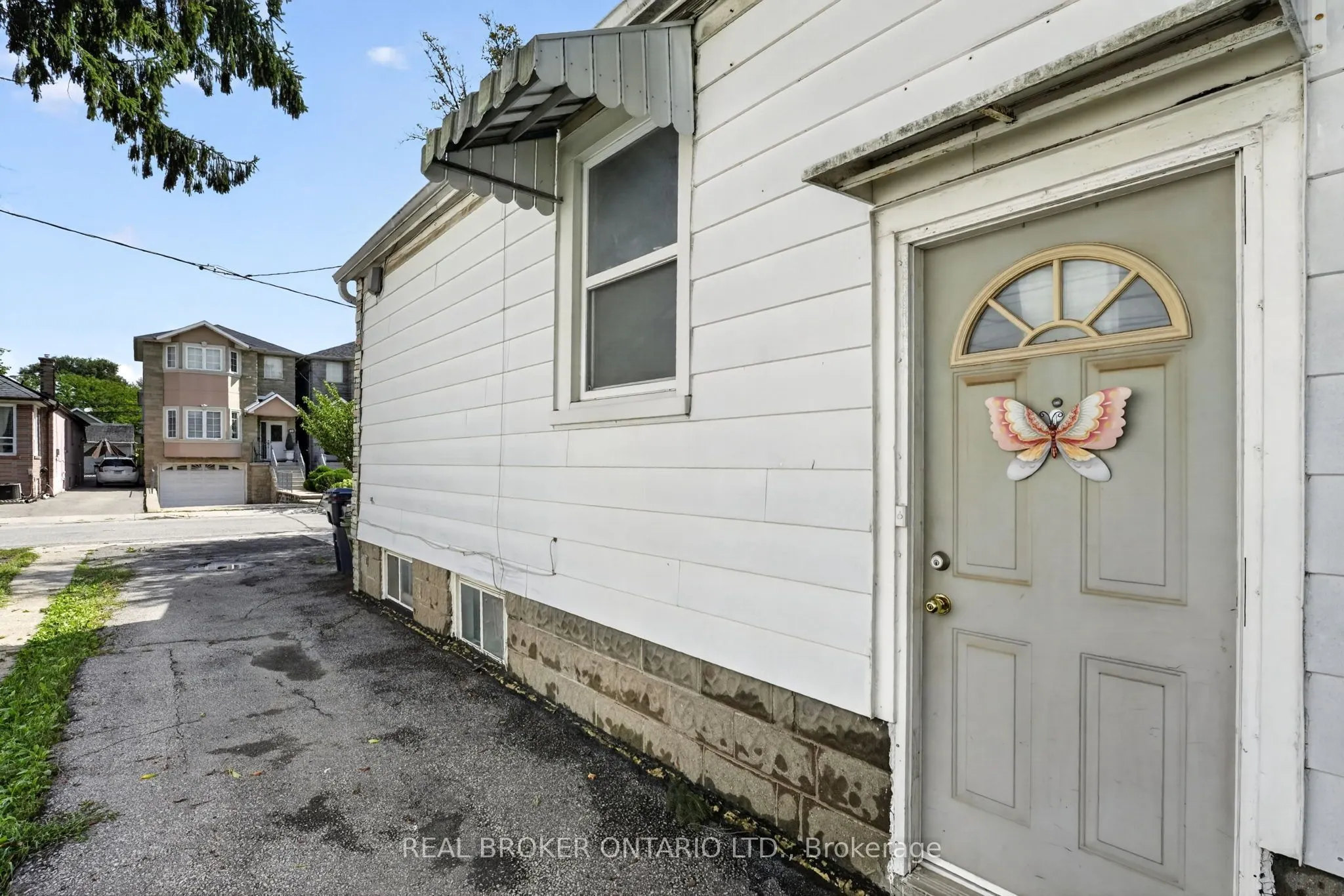238 Chambers Avenue
