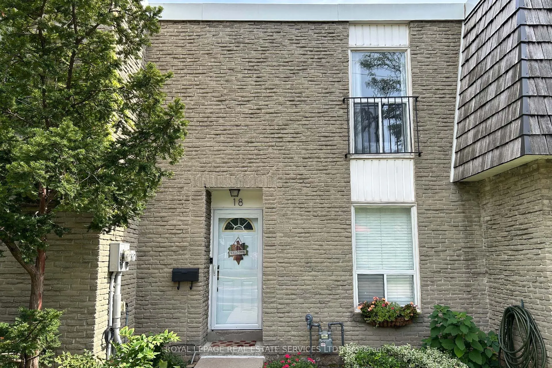 71 Old Burnhamthorpe Road #18