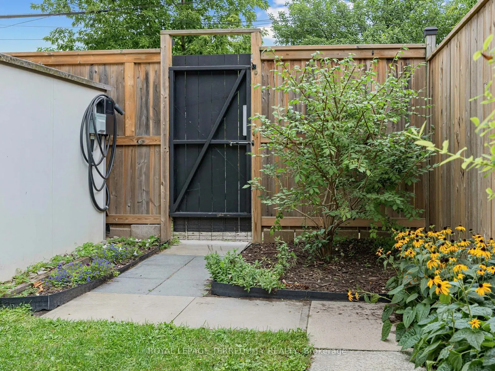 22 Montye Avenue