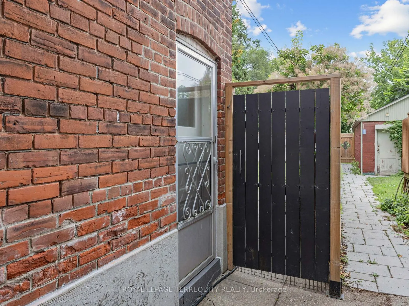 22 Montye Avenue