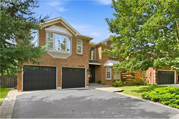 1170 Giles Gate