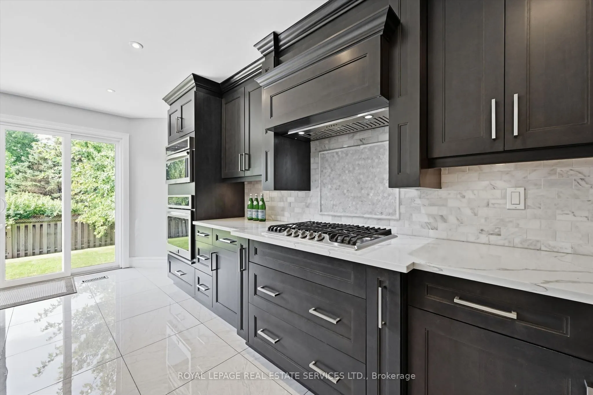 1170 Giles Gate